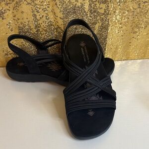 Skechers Women’s Reggae Slim Simply Stretch Sandals in black